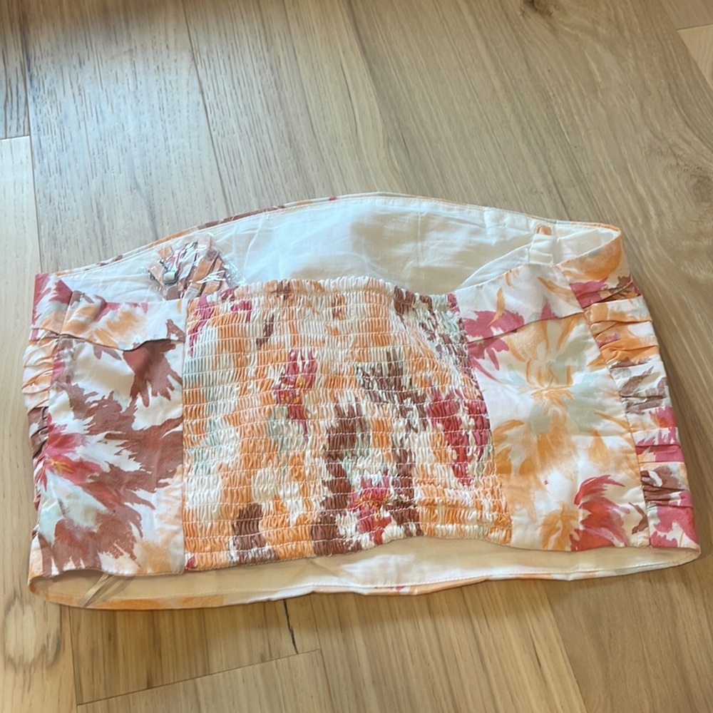 NWT- Abercrombie & fitch floral bandeau top, size medium - Picture 3 of 3